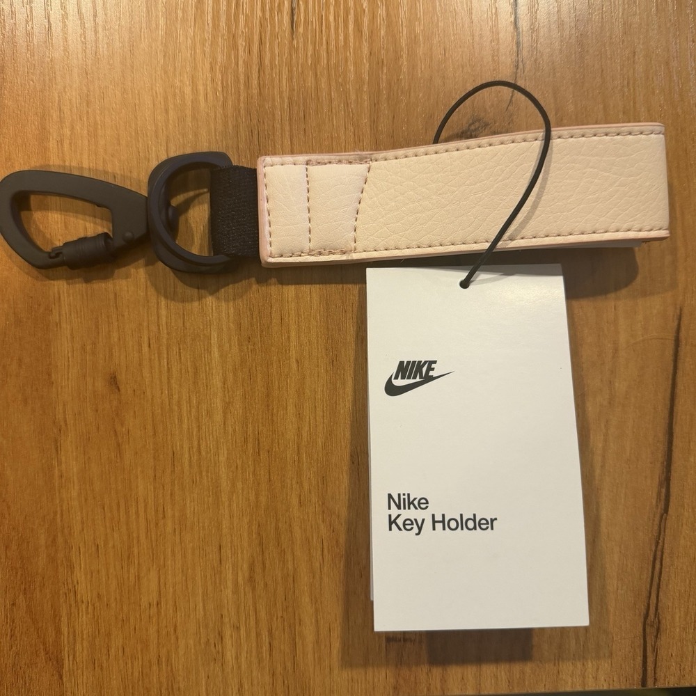 Nike Air Key Holder Wrist Lanyard Keychain Pale Pink White Jordan Dunk NWT - Picture 3 of 3
